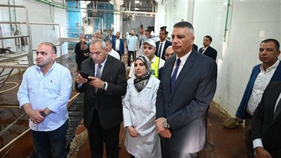 محافظ جنوب سيناء يشهد ذبح الأضحية بالمجزر الآلي بالطور ويتابع انتظام العمل خلال عيد الأضحى