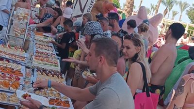 فنادق الغردقة تحتفل بثالث أيام العيد بمهرجان الفواكة  