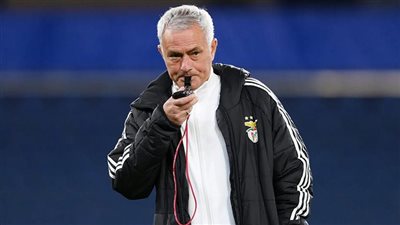     ريال مدريد يفتح ملف التدعيمات.. ومورينيو يطالب بصفقة من الدوري الإنجليزي 