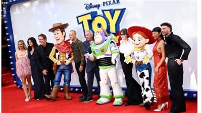 بالصور والفيديو | نجوم Toy Story 5 يكشفون تفاصيل الجزء الجديد من لندن قبل عرضه عالميا 