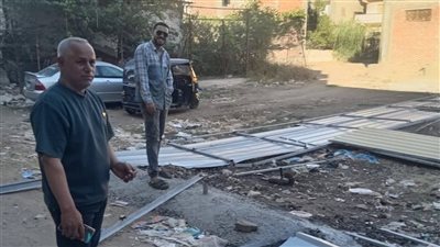 إزالة سور من الصاج مخالف بطول 100 متر بقرية ديروط بالمحمودية