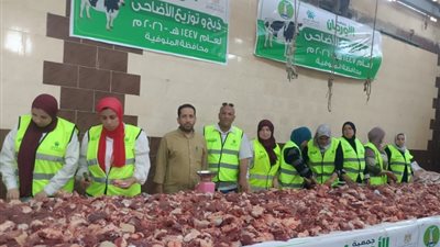 ذبح 50 عجلًا وتوزيع لحومها على الأسر الأولى بالرعاية بالباجور في المنوفية