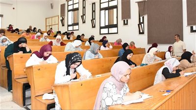 استئناف الامتحانات بكليات جامعة قناة السويس