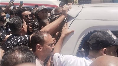 بحضور نجوم الفن.. تشييع جثمان والد حمو بيكا بمقابر العمود في الأسكندرية