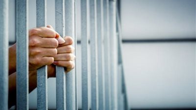خلافات عائلية تنتهي بمأساة.. حبس 3 متهمين بإنهاء حياة شاب على يد أبناء عمومته بالبحيرة
