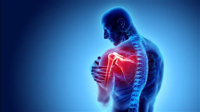 من السمنة إلى اضطرابات الغدة الدرقية.. أسباب خفية لآلام المفاصل