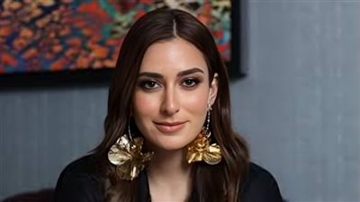 أمينة خليل تكشف كواليس تراجعها عن إجراء عملية تجميل للأنف