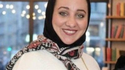 منيرة مصطفى تكشف رؤيتها للفن والمرأة قبل معرضها الجديد بالإسكندرية الكتابة