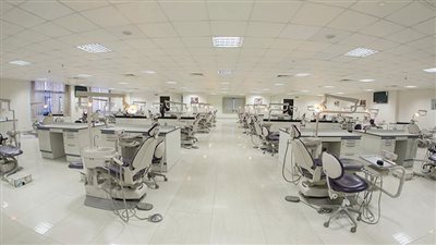 تجهيزات وآلات معملية متطورة.. ومستشفى الجامعة يوفر التدريب على الصيدلة الإكلينيكية تحت إشراف صفوة من الأكاديميين الإخصائيين 