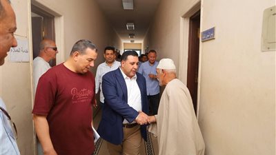 رئيس مياه البحيرة يفاجئ فرع إيتاي البارود للتأكد من انتظام سير العمل 