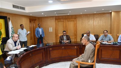 محافظ الفيوم يوجه بتوفير العلاج اللازم لمسن يعاني من آلام بالمخ والقلب