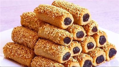 فوائد تناول العجوة مع السمسم.. مزيج غذائي يعزز الصحة والطاقة