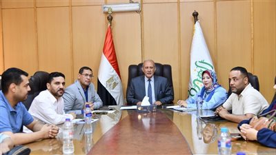 سكرتير عام الفيوم يتابع موقف الرد على منظومة الشكاوى الحكومية
