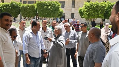 جولة ميدانية بالعاشر لمتابعة الخدمات وتحسين الأداء