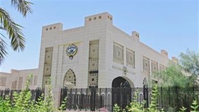 الخارجية الكويتية: وفاة شخص وإصابة آخرين في استهداف مطار الكويت الدولي