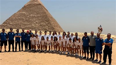 منتخب تونس للكرة النسائية يشيد بحفاوة الاستقبال في مصر ويزور الأهرامات