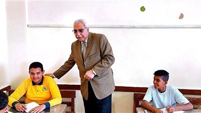 أكثر من 10 آلاف طالب يؤدون امتحانات الشهادة الإعدادية بالبحر الأحمر