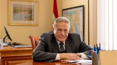 بإطلاق مشروع الطاقة الشمسية.. 