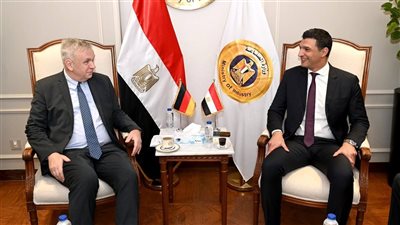 وزير الصناعة يبحث مع سفير ألمانيا لدى مصر سبل تعزيز التعاون الصناعي بين البلدين 