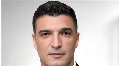 وزير الصناعة يصل لاتفيا للمشاركة في منتدى أعمال البنك الأوروبي لإعادة الإعمار