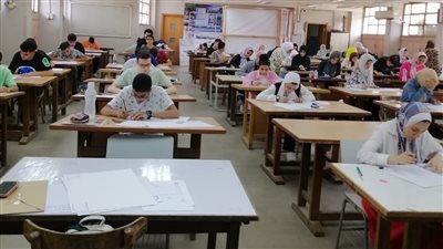 امتحانات الدبلومات الفنية 