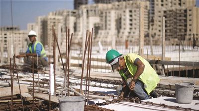 العقار يبتلع الاستثمارات.. والصناعة تبحث عن «طوق نجاة»