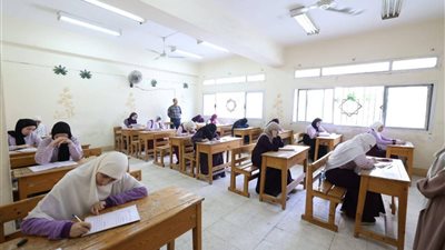 65 ألفًا و397 طالبًا وطالبة يؤدون امتحانات الدبلومات الفنية بالبحيرة