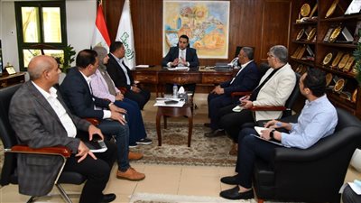 نائب محافظ الفيوم يتابع متطلبات المرحلتين الثانية والثالثة من مبادرة 
