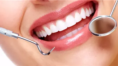 عادة شائعة أثناء النوم قد تضر بصحة أسنانك
