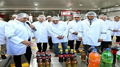رئيس الوزراء يفتتح خط إنتاج جديد لـ 