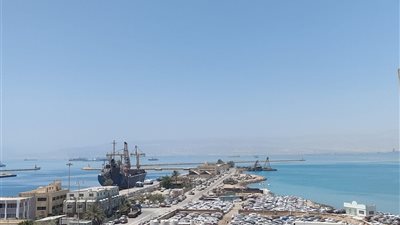 تداول 572 سيارة بوزن 1145 طن عبر موانىء البحر الأحمر 