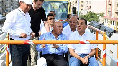 رئيس الوزراء يتفقد سير العمل بمشروع المرحلة الأولى من مترو الإسكندرية