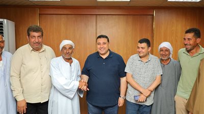 بعد سنوات من المعاناة.. أهالي قرى كفر الدوار يكرمون رئيس مياه البحيرة