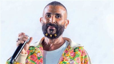 نجوم أثاروا الجدل بإطلالات صادمة بحثًا عن «التريند»