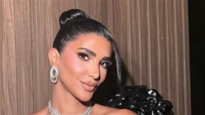 ريم سامي تنافس عارضات الأزياء بصيحة الكب