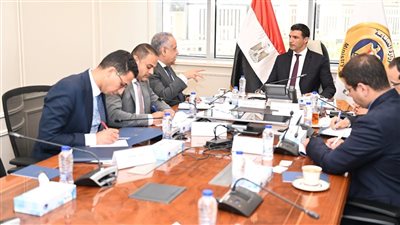 وزير الصناعة يلتقي رئيس جمعية رجال الأعمال المصريين الأفارقة 