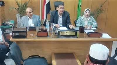 سكرتير مساعد الفيوم يعقد لقاءً لخدمة المواطنين بمركز طامية