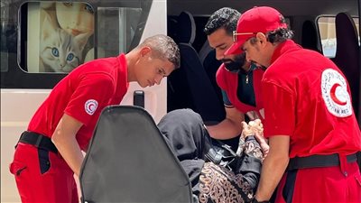 الهلال الأحمر المصري يستقبل الدفعة 48 من المصابين الفلسطينيين