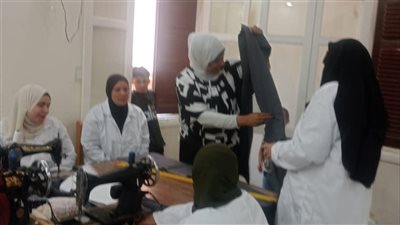 رياضة الفيوم تنفذ تدريب على تعليم التفصيل والخياطة بمركز شباب رحمي