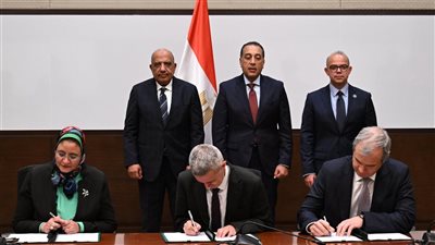 توقيع اتفاقيتي الاستثمار والتشغيل وشراء الطاقة لمحطة طاقة رياح جبل الزيت 