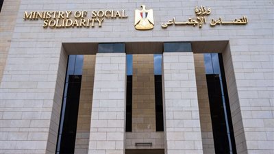 لجنة من التضامن الاجتماعي تحصر خسائر المنزل المنهار بمدينة الطود في الأقصر