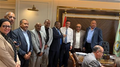 وزير الزراعة يبحث مع أعضاء مجلسي النواب والشيوخ طلبات المزارعين وحل مشكلاتهم