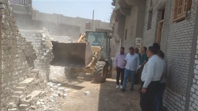 إزالة التعديات على الأراضي الزراعية في سنورس بالفيوم 