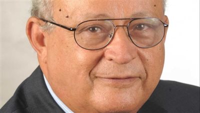 الدكتور أحمد زايد يحاضر بالرباط حول 