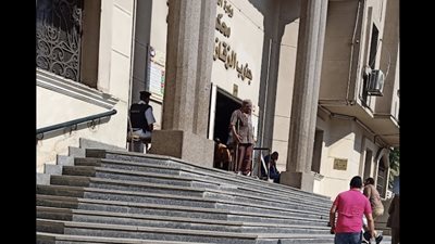كواليس محاكمة طالبة وشقيقها بتهمة إنهاء حياة الطفلة 