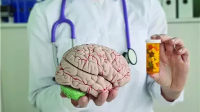 طبيب يقدم عادات يومية ضرورية لتعزيز صحة الدماغ والوقاية من الخرف
