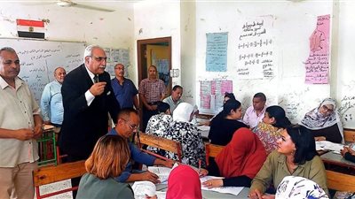 مدير تعليم البحر الأحمر يتفقد كنترول الشهادة الإعدادية 