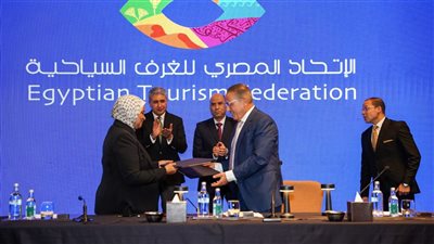 ترحيب سياحي كبير بمبادرة تيسير تراخيص عمل الأجانب بالمنشآت السياحية