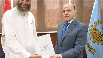 محافظ الغربية يُسلّم 22 عقد تقنين لأراضي أملاك الدولة للمواطنين