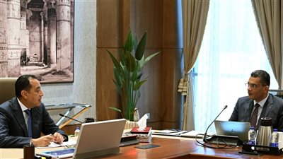 مدبولي يتابع تنفيذ المشروعات الخدمية والتنموية في محافظة البحر الأحمر